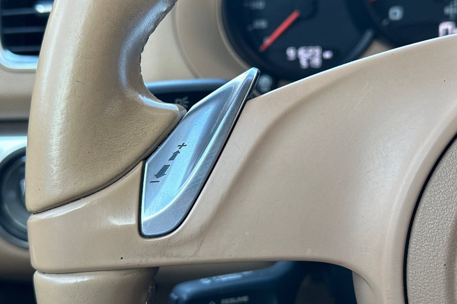 Used 2016 Porsche Cayman image 25