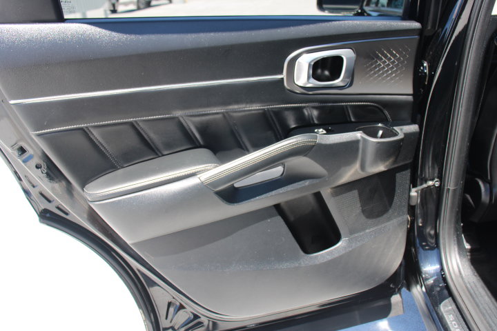 Used 2022 Kia Sorento SX FWD image 12