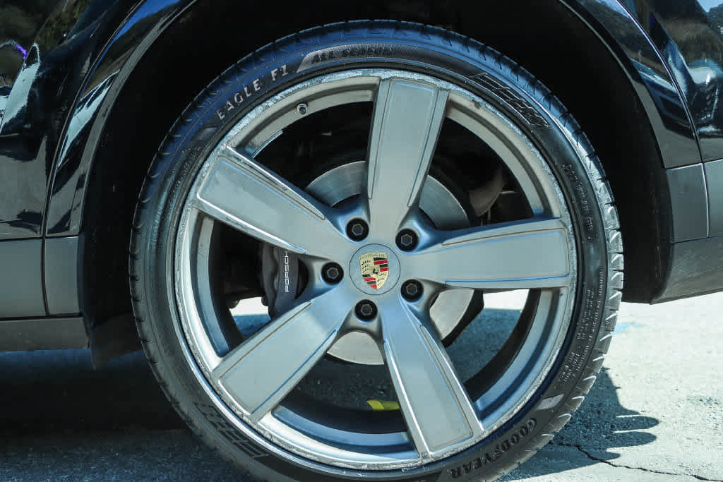 Used 2023 Porsche Cayenne Platinum Edition AWD/4WD image 10