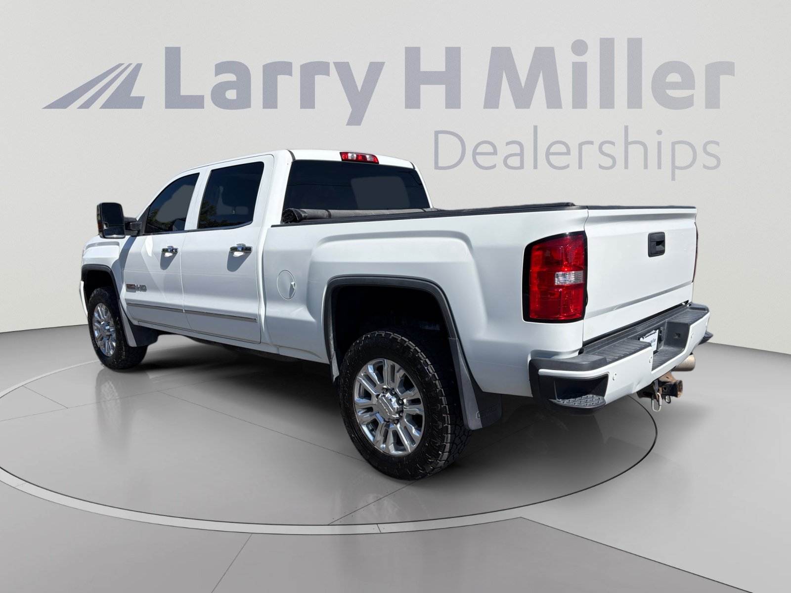 Used 2015 GMC Sierra 3500 SLT w/ Duramax Plus Package AWD/4WD image 3