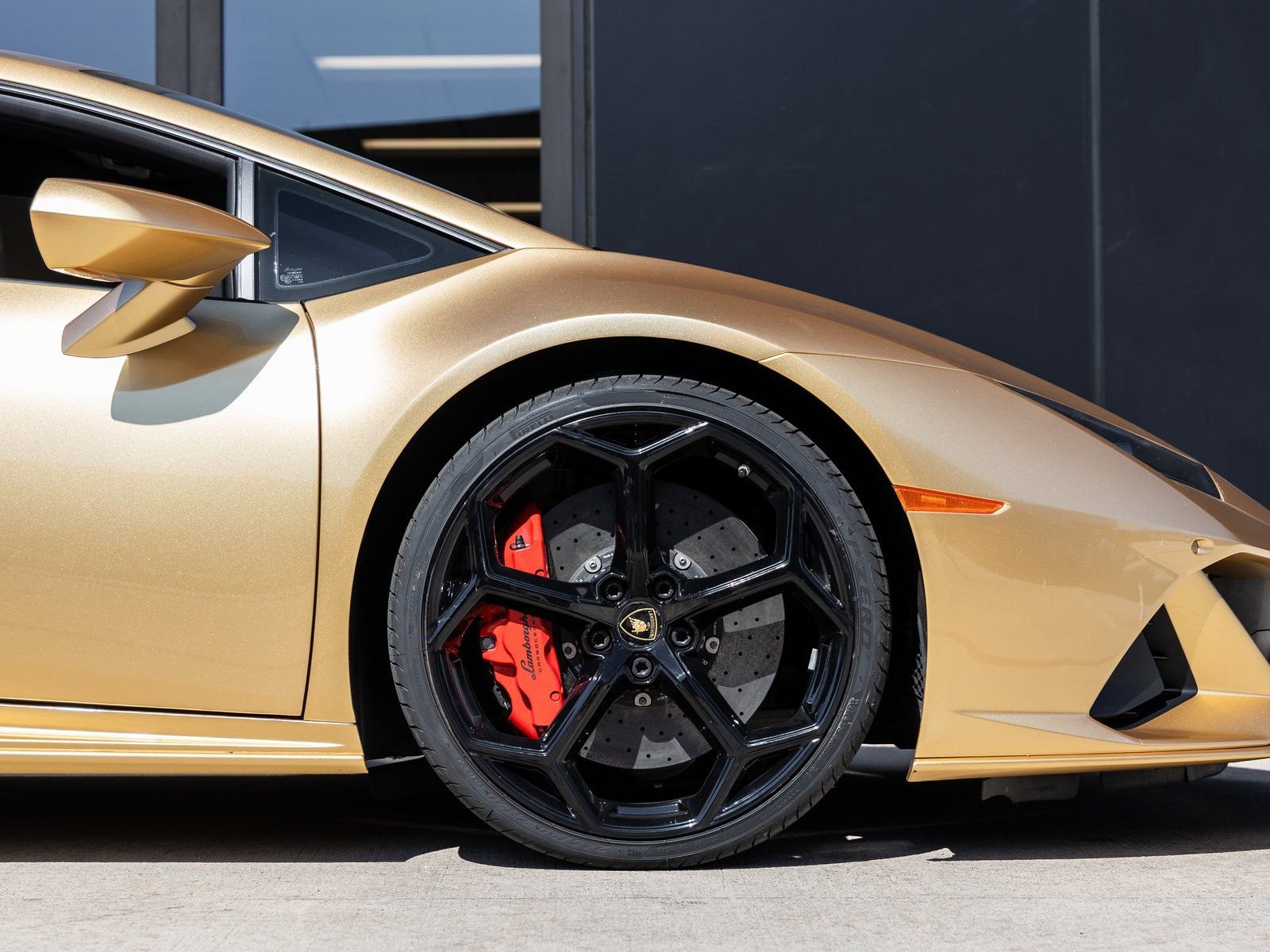 Used 2020 Lamborghini Huracan EVO image 11