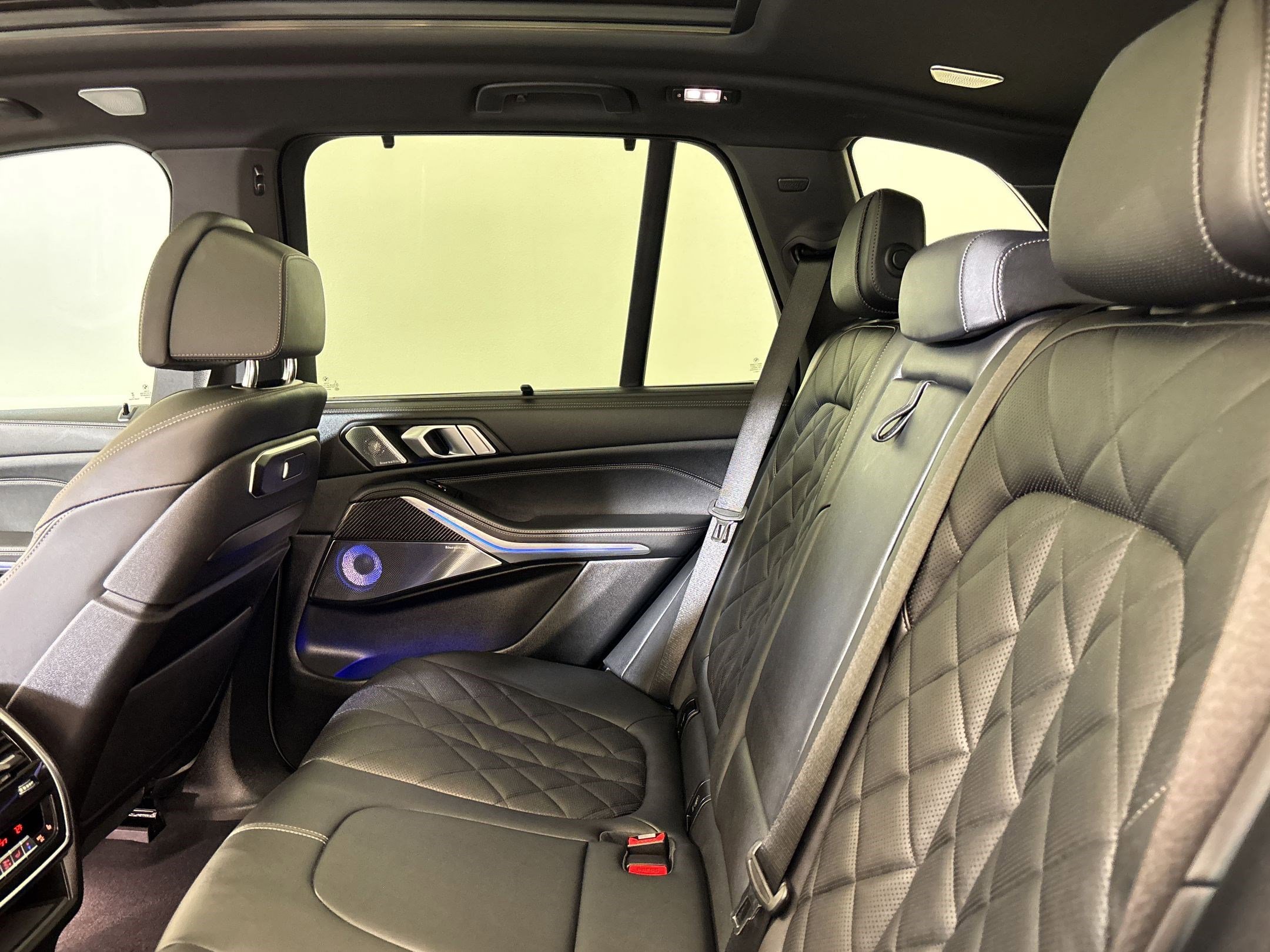 Used 2024 BMW X5 M60i w/ Executive Package image 33