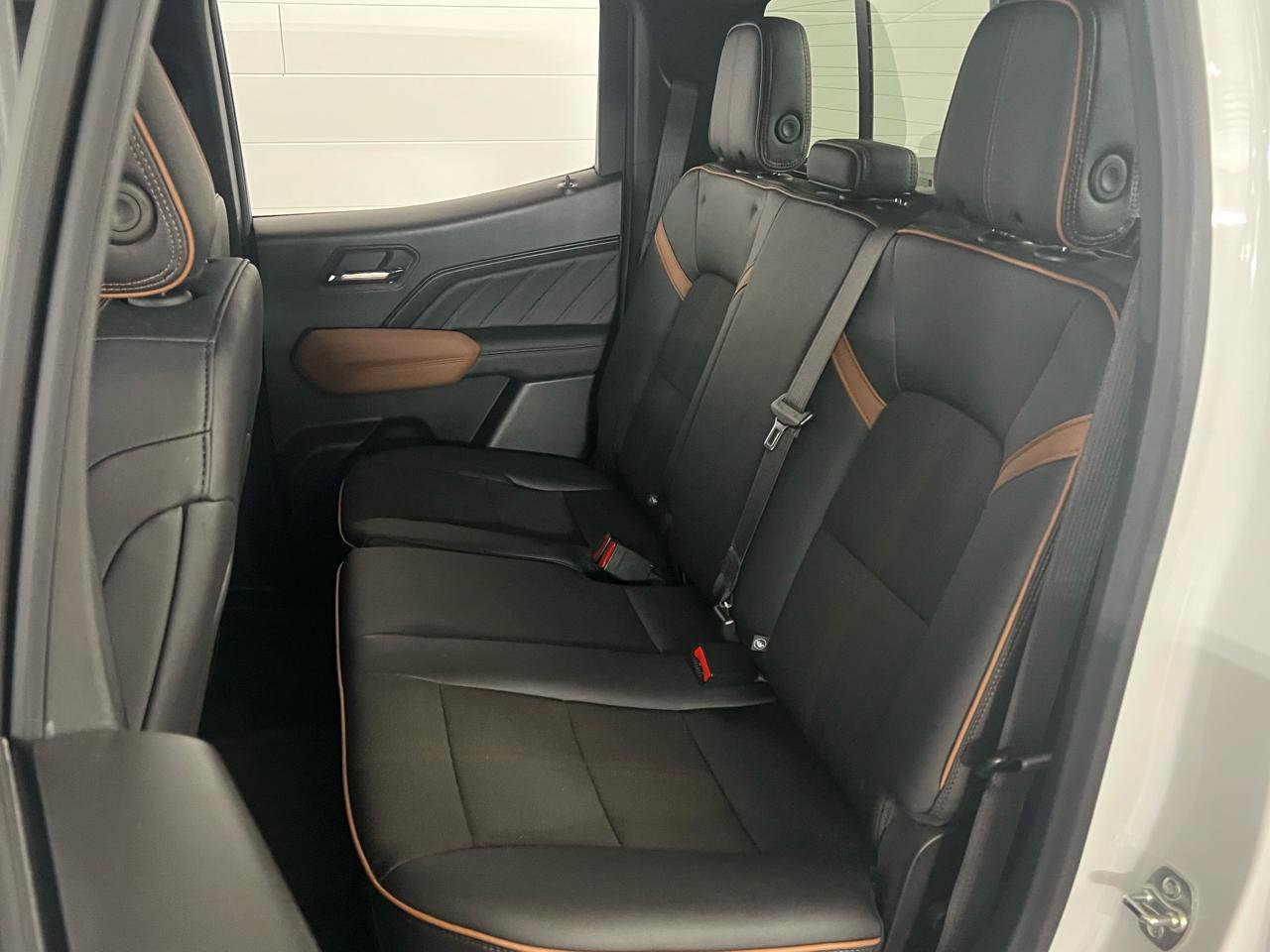 Used 2024 GMC Canyon AT4 w/ Technology Package image 27