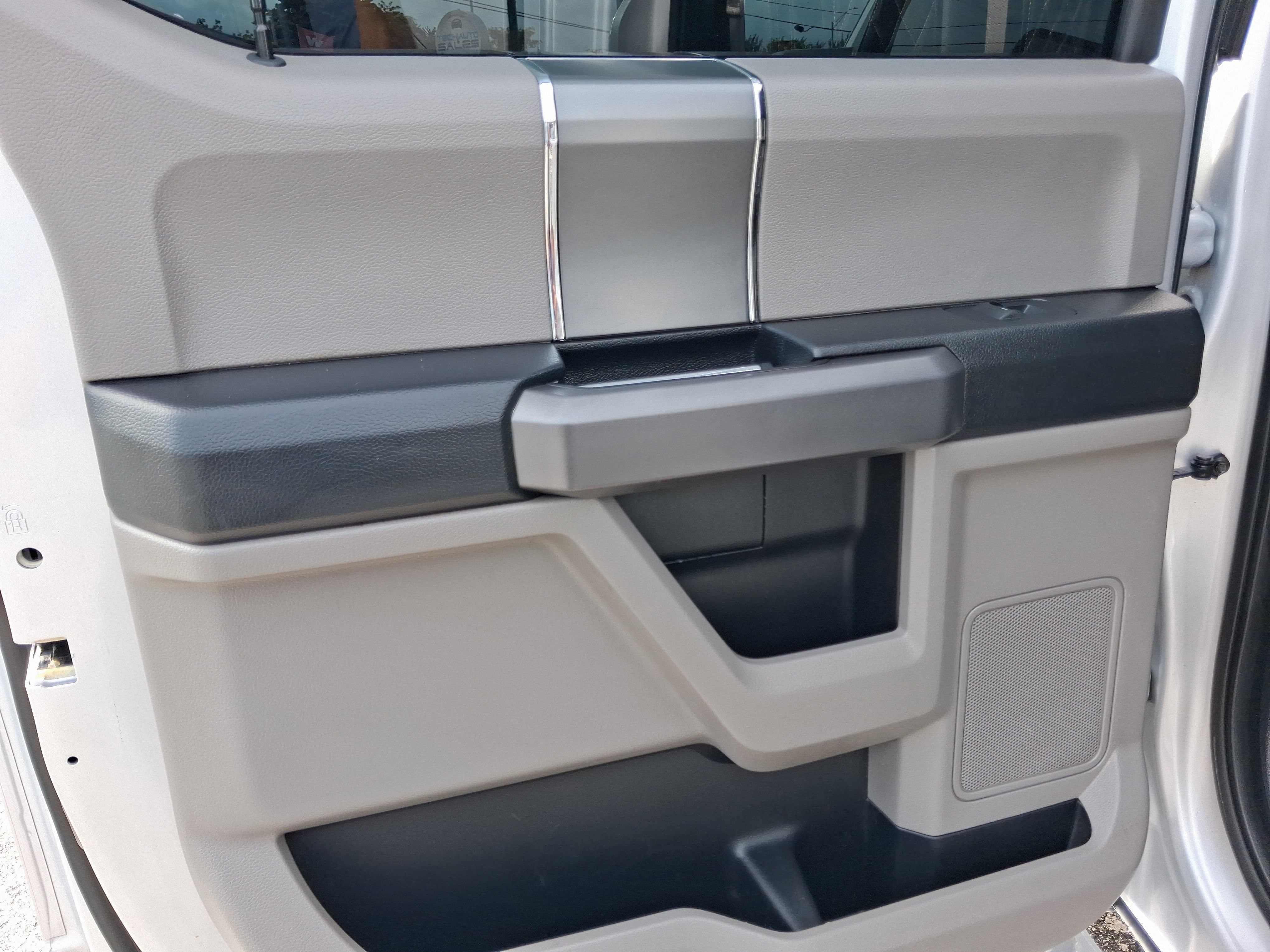 Used 2018 Ford F250 XLT w/ XLT Premium Package AWD/4WD image 26