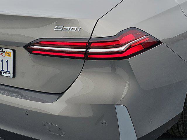 Used 2024 BMW 530i w/ Convenience Package image 36