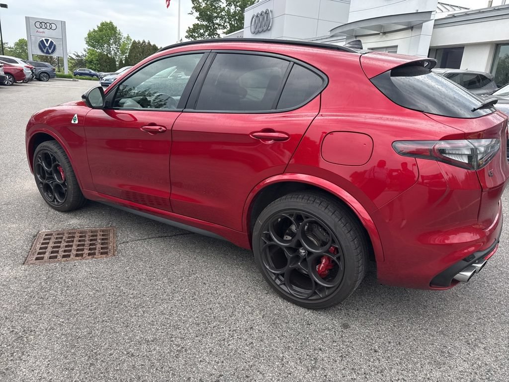 Used 2024 Alfa Romeo Stelvio Quadrifoglio w/ Active Assist Plus Package AWD/4WD image 9