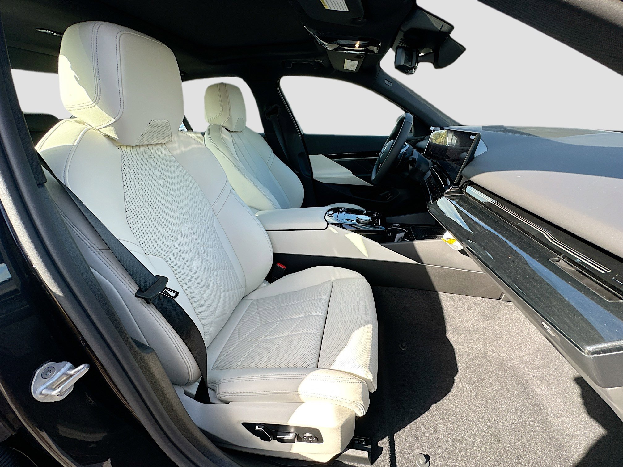 New 2026 BMW 530i w/ Premium Package image 23