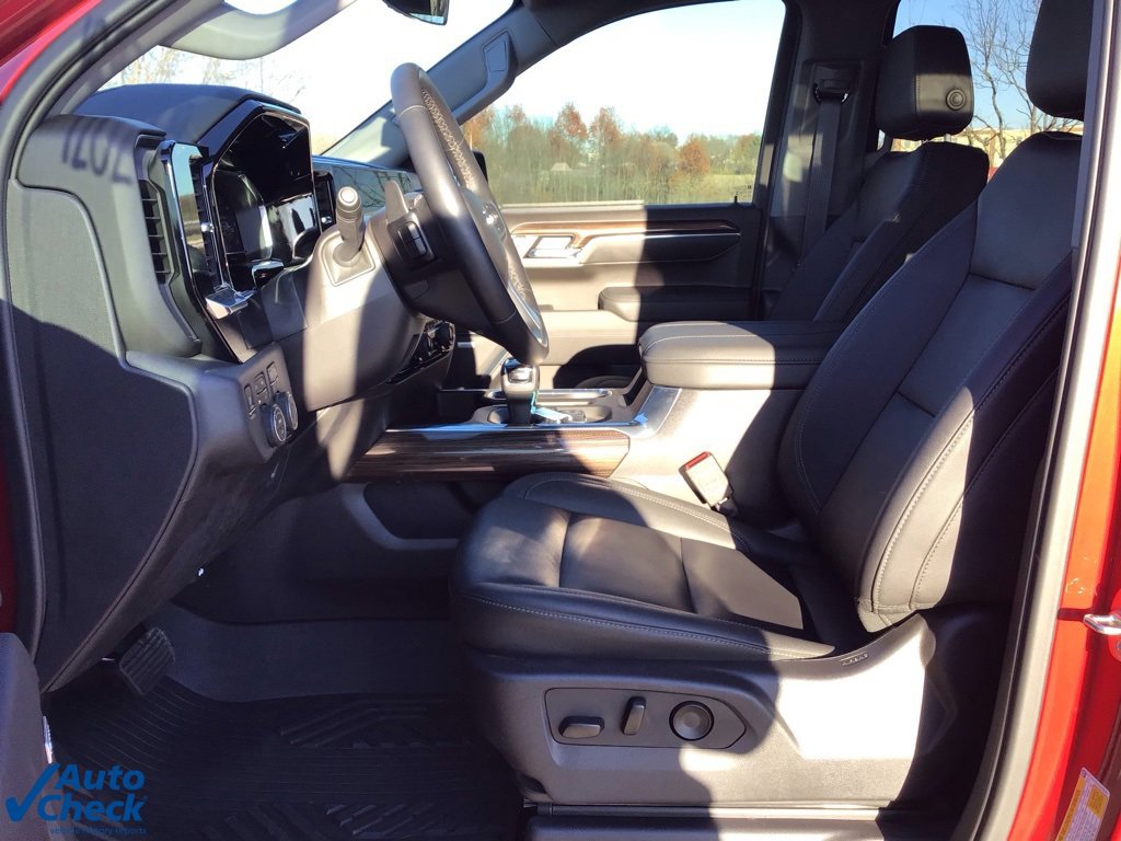 Used 2025 Chevrolet Silverado 1500 RST w/ Convenience Package II image 31