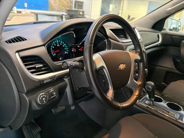 Used 2017 Chevrolet Traverse LT w/ Style and Technology Package AWD/4WD image 14