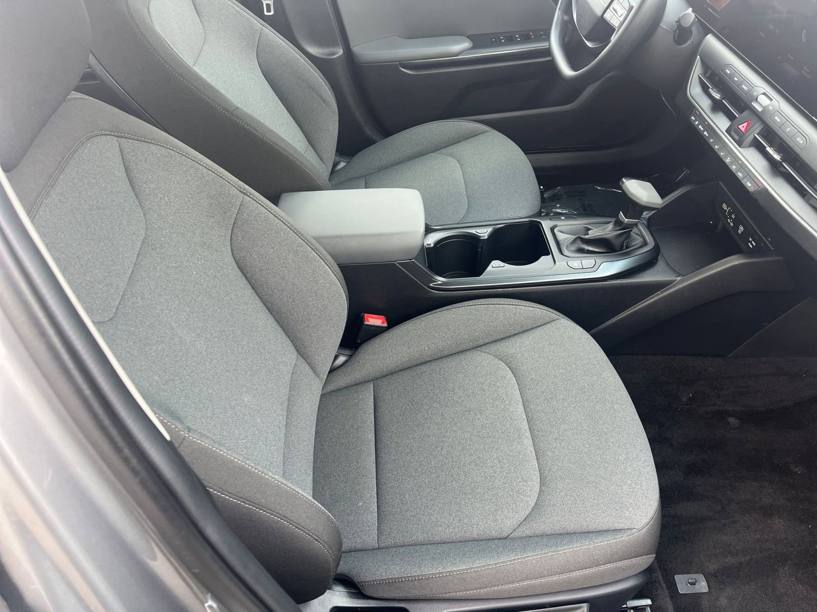 Used 2025 Kia K4 FWD image 35