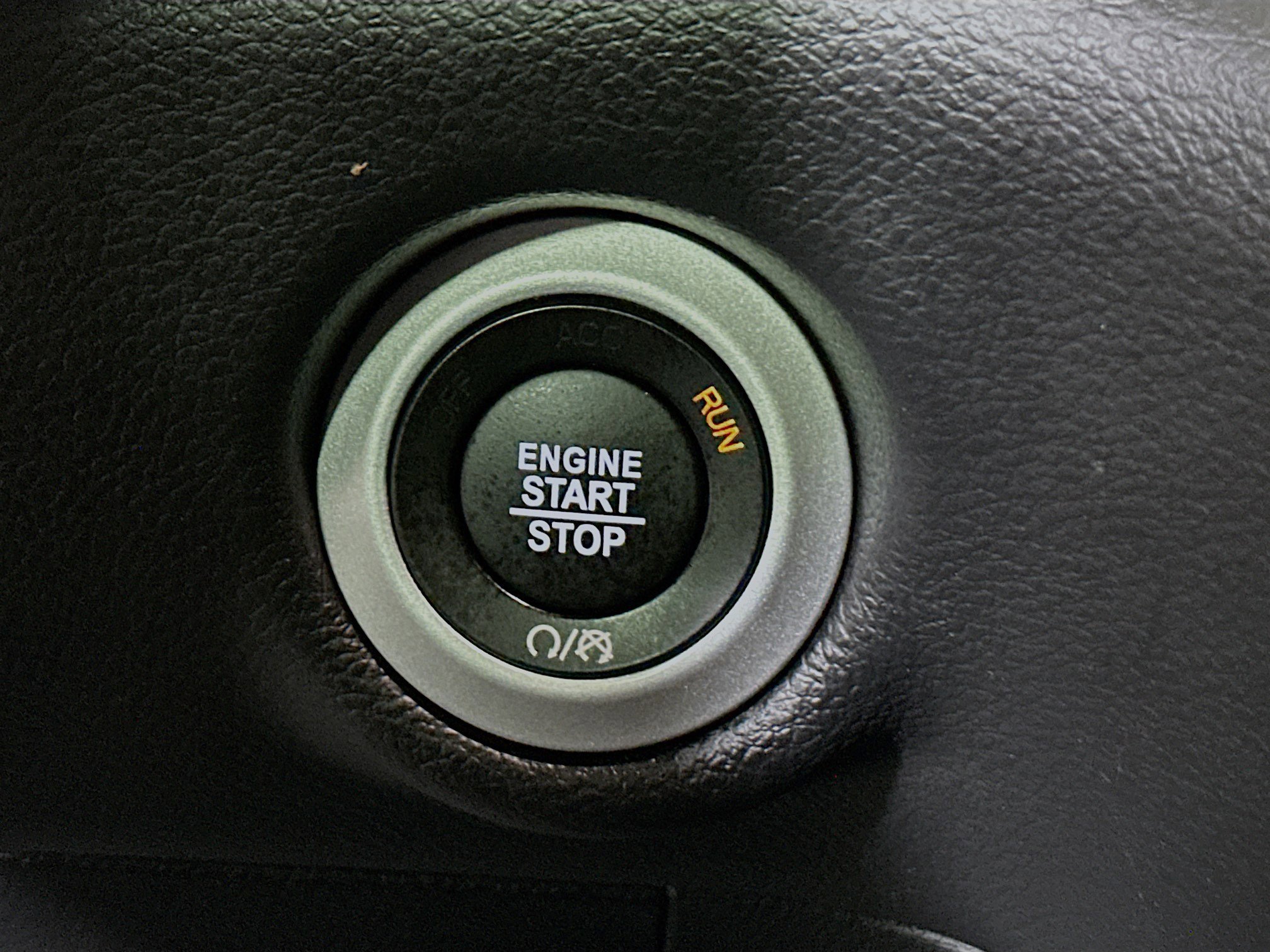 Used 2025 Chrysler Pacifica Select image 20