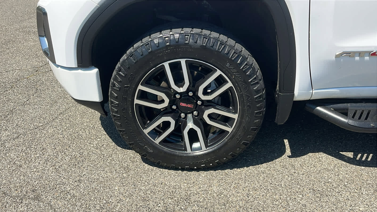 Used 2019 GMC Sierra 1500 AT4 w/ AT4 Premium Package AWD/4WD image 9