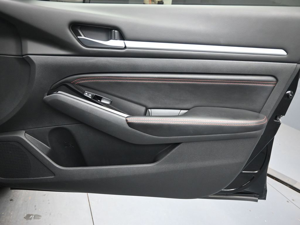 Used 2023 Nissan Altima 2.5 SR image 27