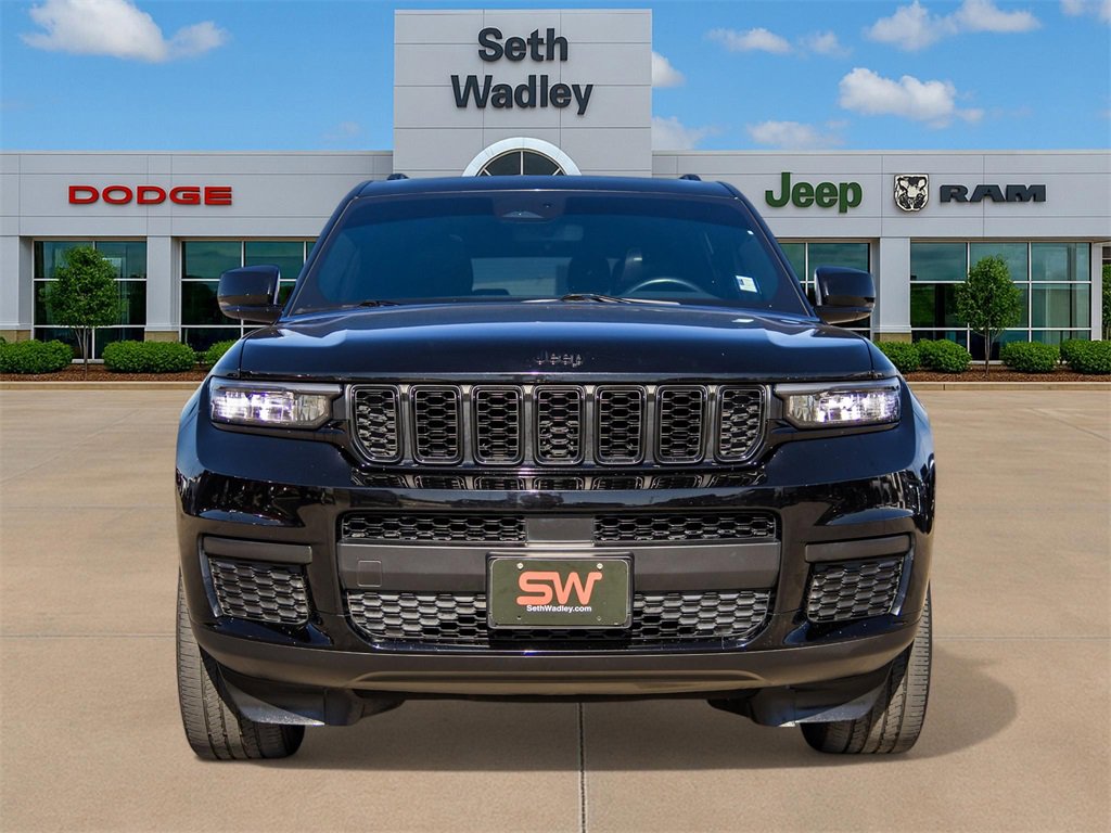 Used 2022 Jeep Grand Cherokee L Laredo image 2