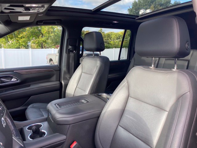 Used 2023 Chevrolet Suburban Z71 w/ Luxury Package AWD/4WD image 14
