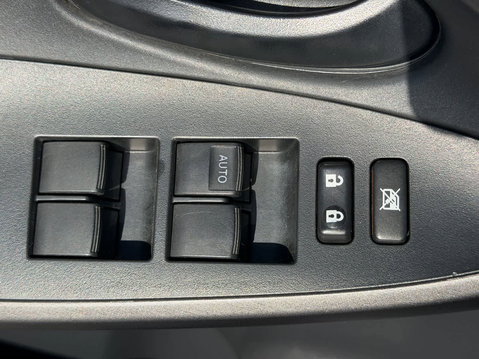 Used 2014 Toyota RAV4 EV FWD image 15