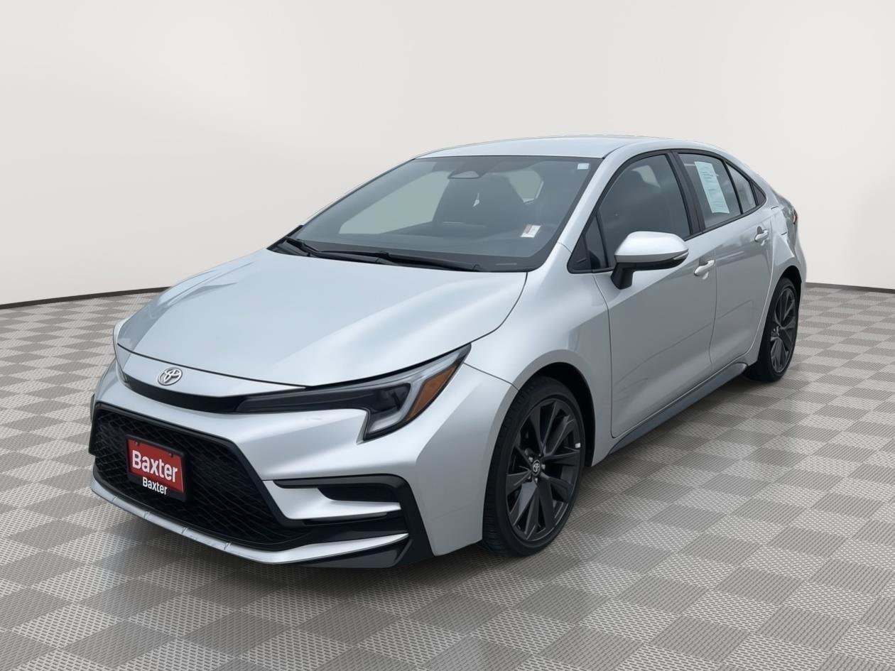 Used 2024 Toyota Corolla SE FWD image 3