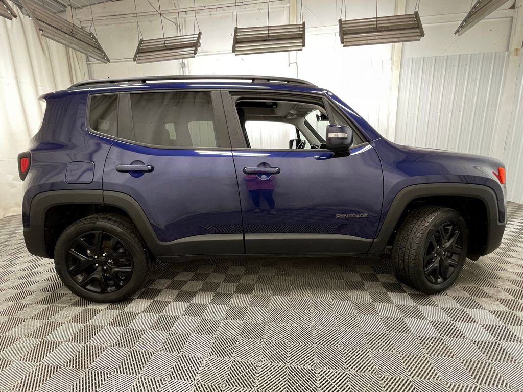 Used 2018 Jeep Renegade Altitude AWD/4WD image 14