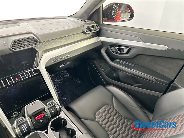 Used 2020 Lamborghini Urus Base image 36