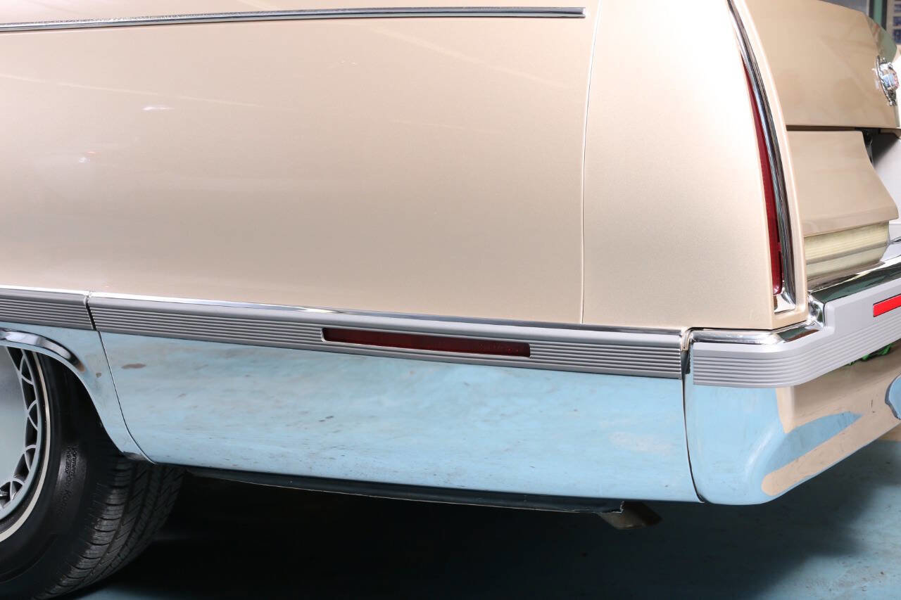 Used 1994 Cadillac Fleetwood Brougham RWD image 52