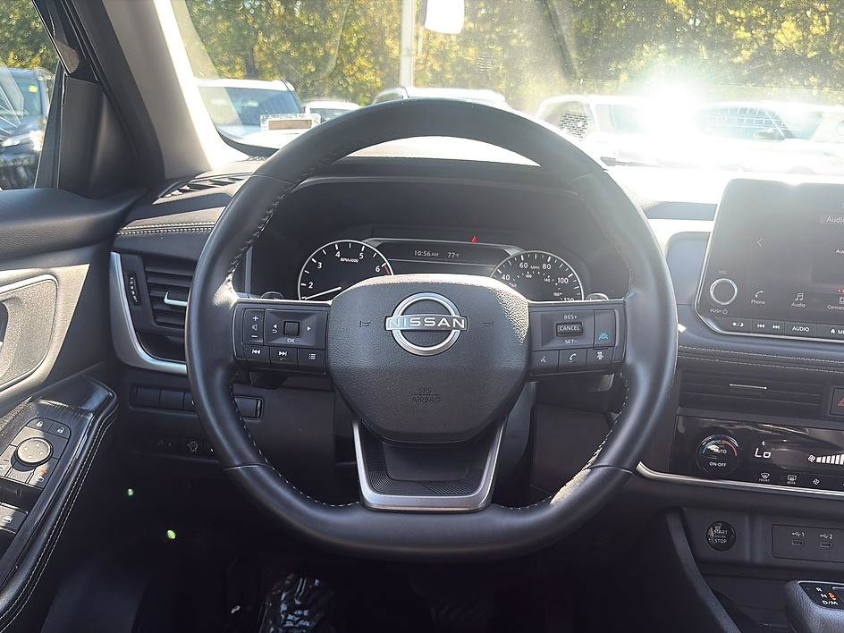 Certified 2025 Nissan Rogue SV FWD image 30