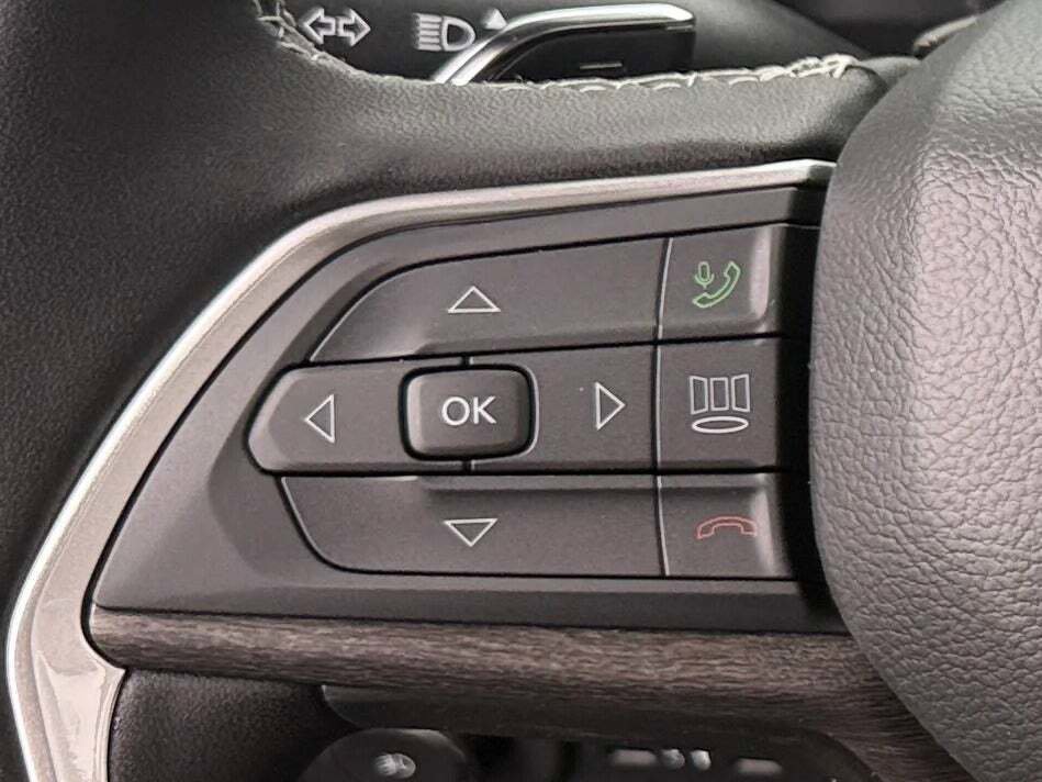 New 2025 Jeep Grand Cherokee L Limited image 38