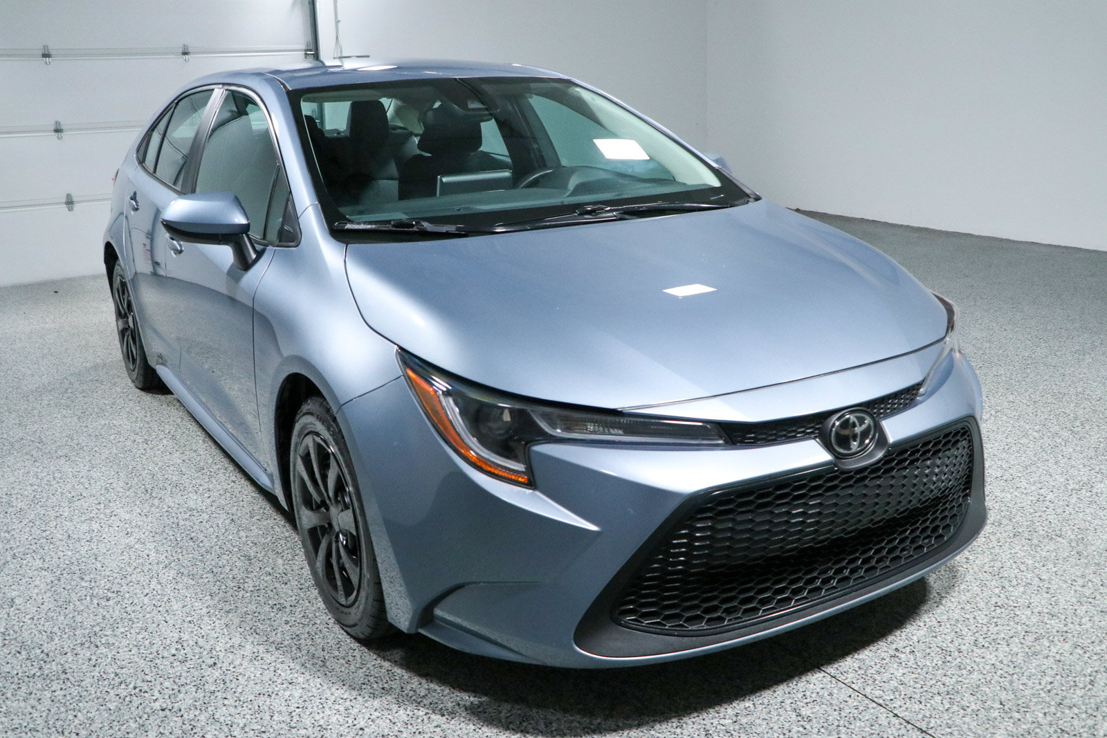 Used 2020 Toyota Corolla LE FWD image 5