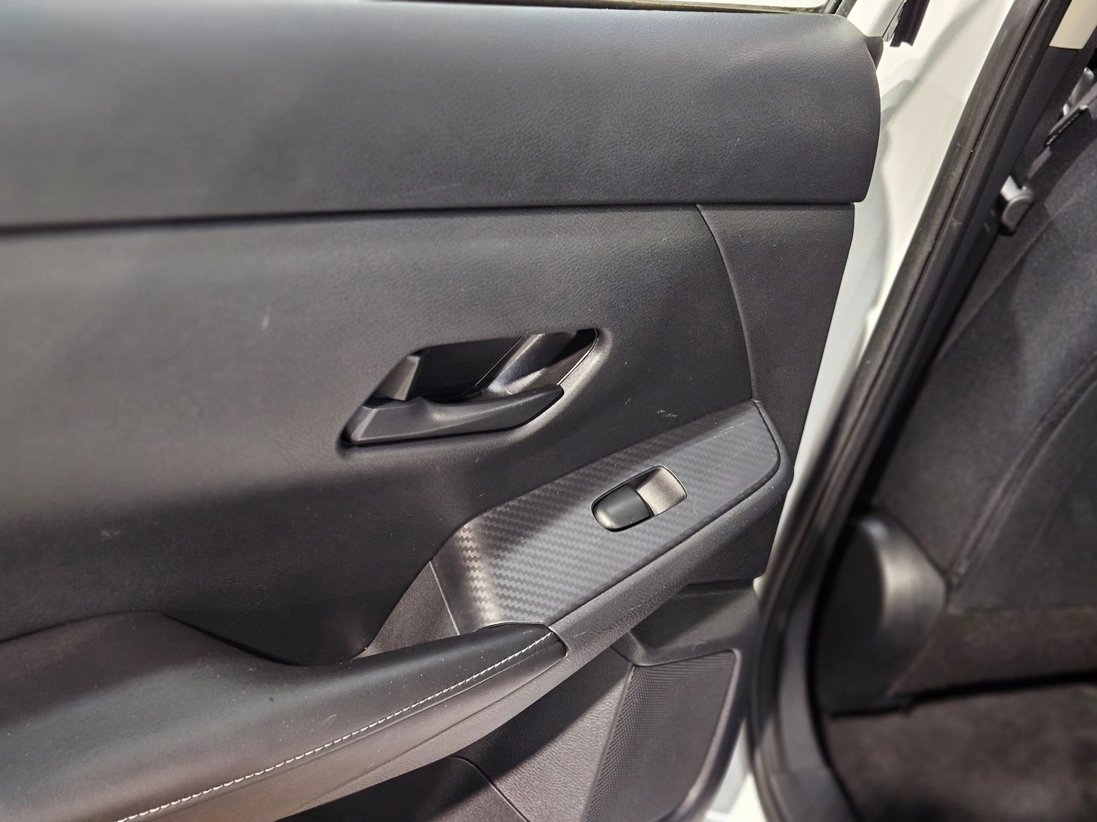 Used 2024 Nissan Sentra SV image 33