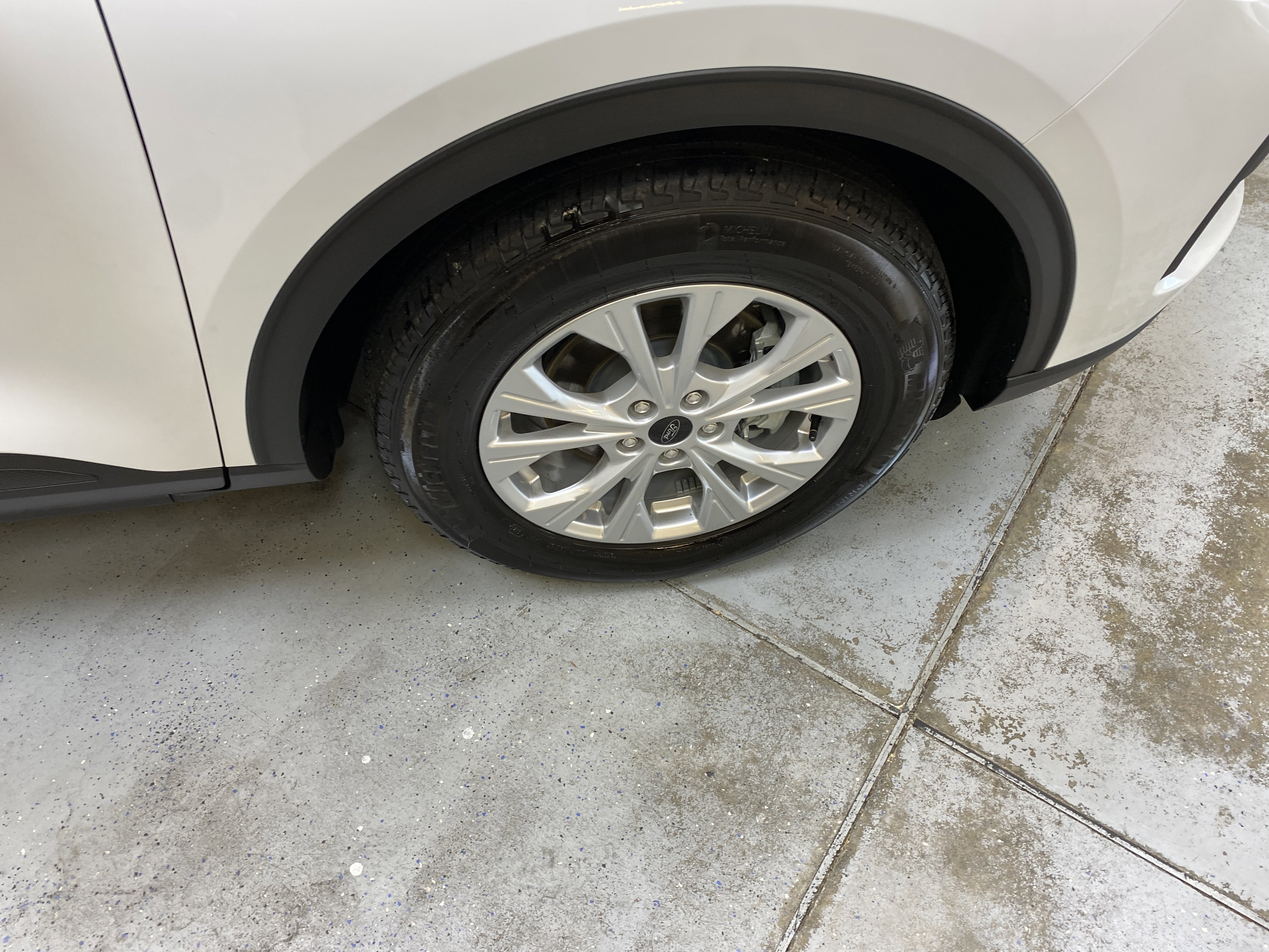 Used 2025 Ford Escape Active image 14