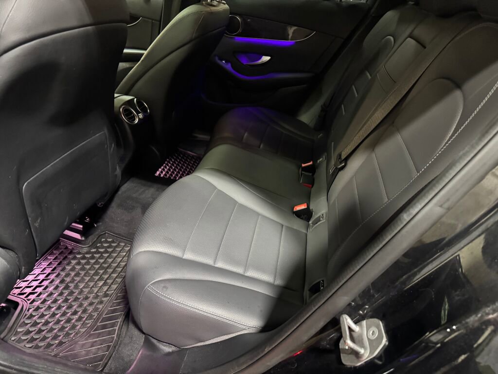 Used 2020 Mercedes-Benz GLC 300 4MATIC Coupe image 14