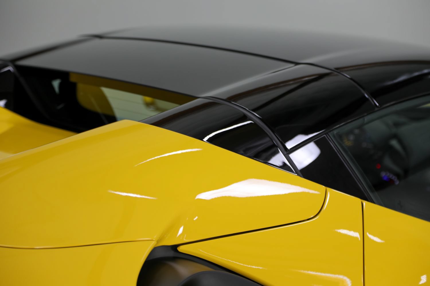 Used 2025 Ferrari SF90 Spider AWD/4WD image 10