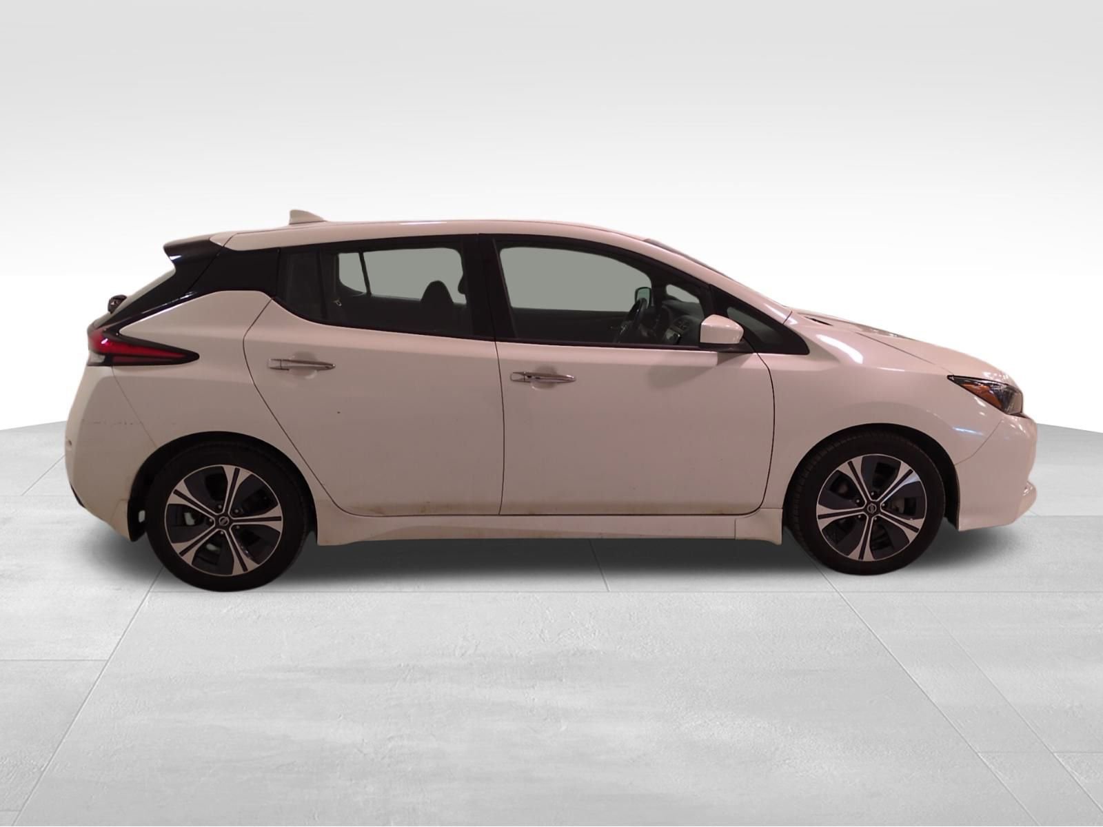 Used 2022 Nissan Leaf SV image 3