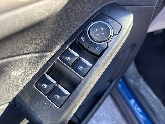 Used 2022 Ford Escape SEL image 18