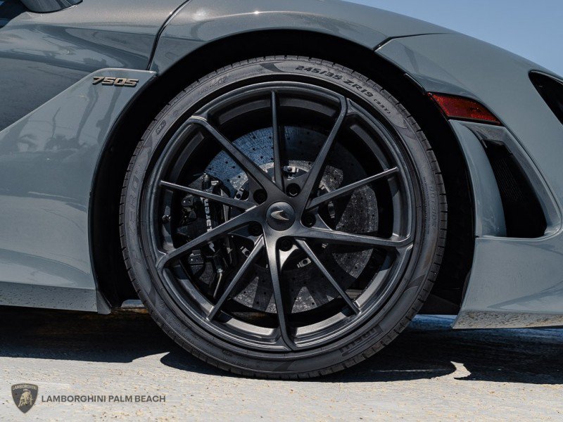 Used 2026 McLaren 750S RWD image 33