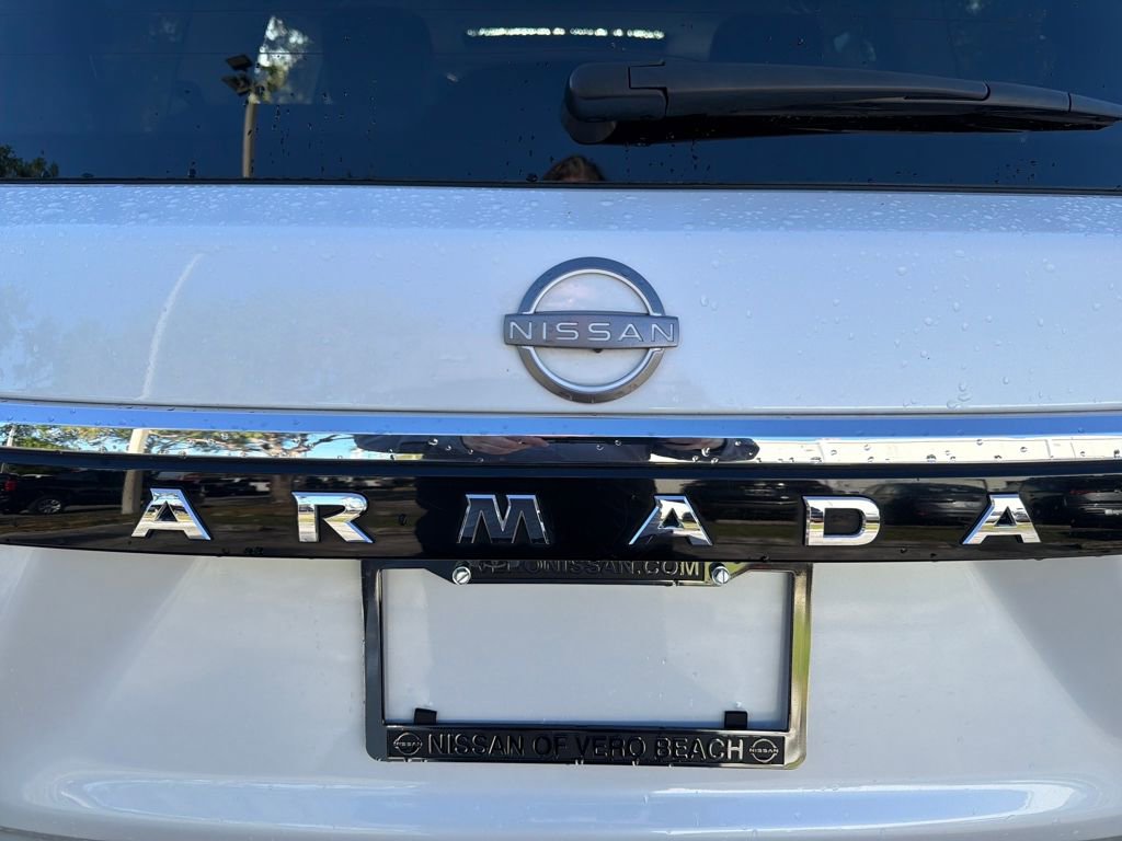 Used 2024 Nissan Armada SL w/ Captain's Chairs Package image 10