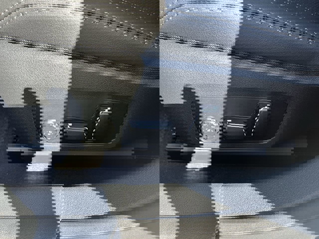 Used 2025 BMW i4 eDrive40 w/ Parking Assistance Package image 15