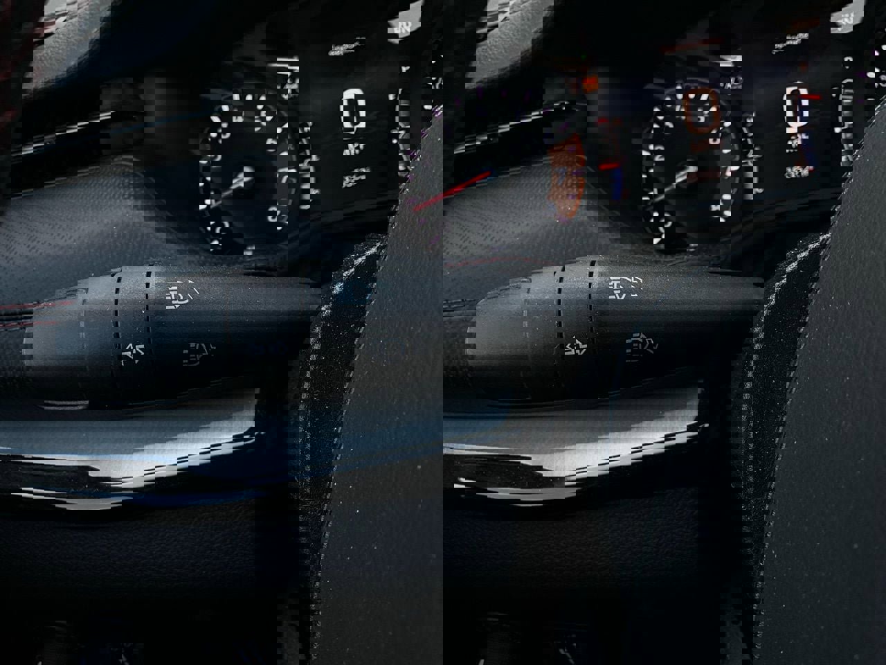 Used 2025 Jeep Compass Trailhawk image 36