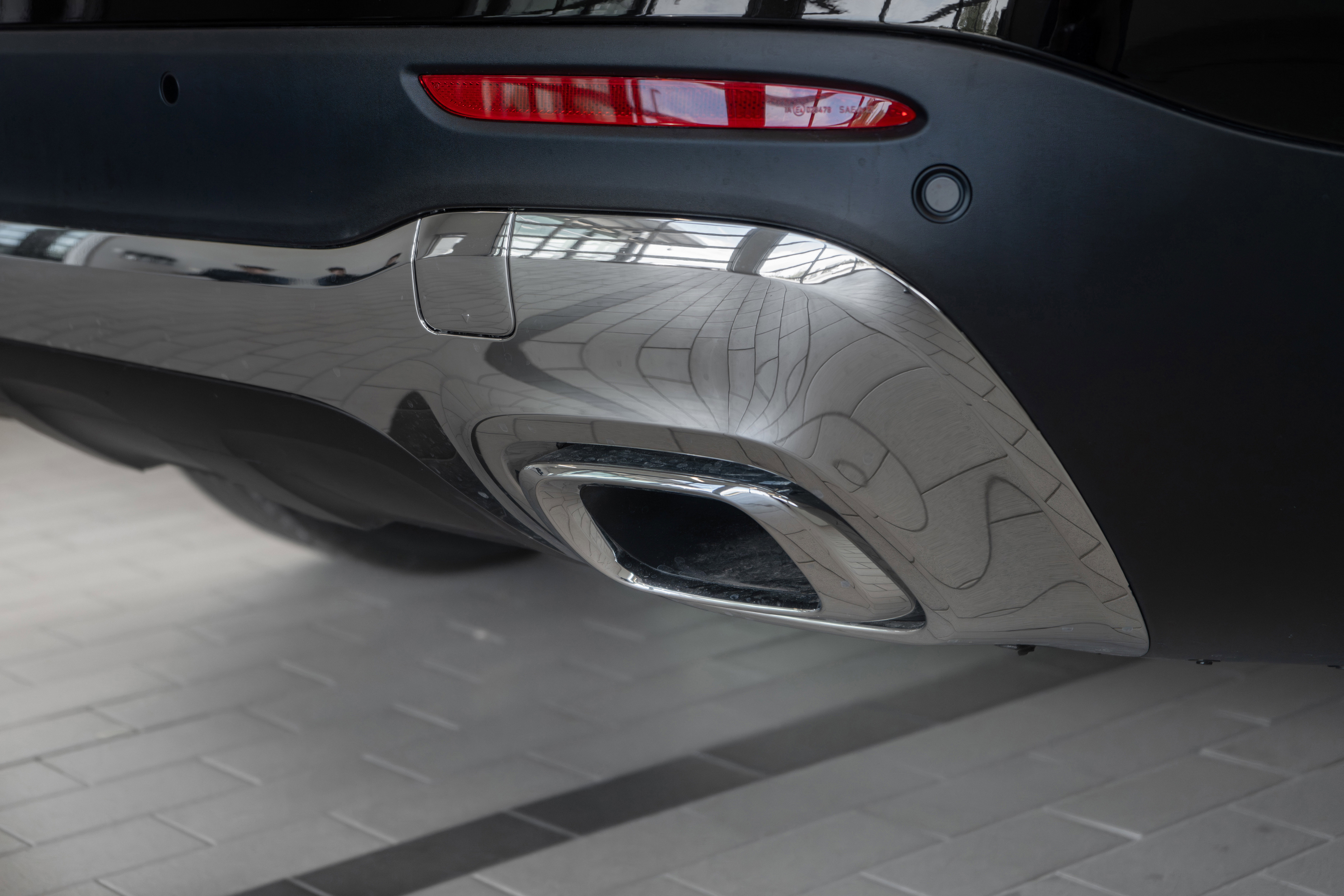 Used 2024 Mercedes-Benz GLB 250 w/ Exclusive Package image 28