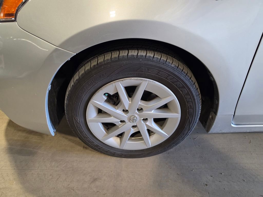 Used 2014 Toyota Prius V Three FWD image 3