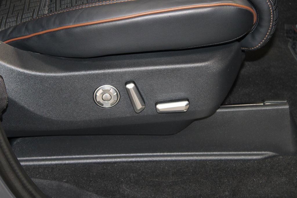 Used 2025 Lincoln Navigator Black Label AWD/4WD image 34