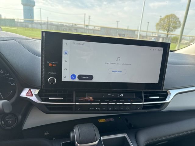 Used 2025 Toyota Sienna XLE w/ XLE Plus Package image 11