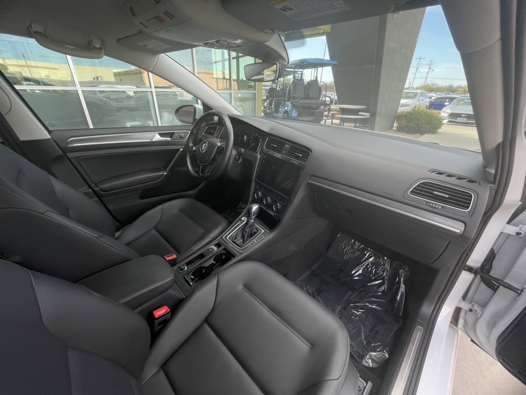 Used 2019 Volkswagen e-Golf SEL Premium image 23