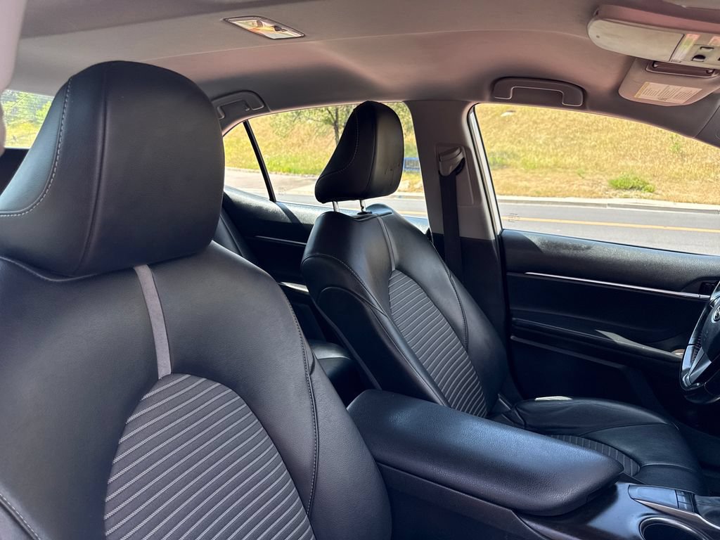 Used 2022 Toyota Camry SE FWD image 30