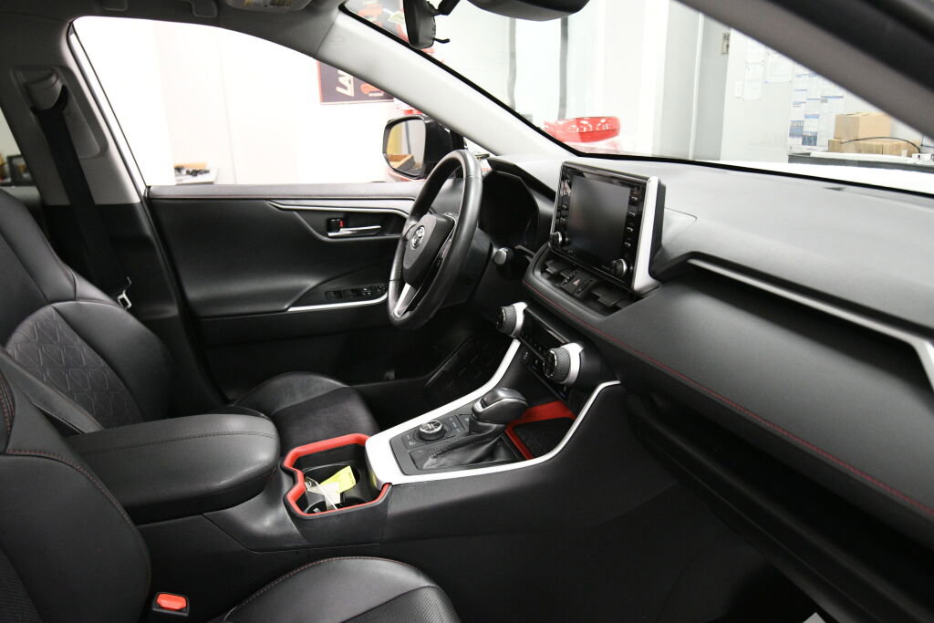 Used 2020 Toyota RAV4 TRD Off-Road w/ TRD Off-Road Weather Package image 30