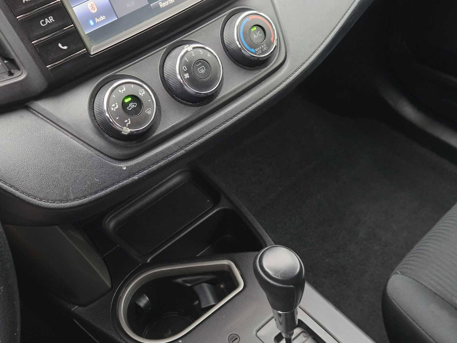 Used 2018 Toyota RAV4 LE image 20