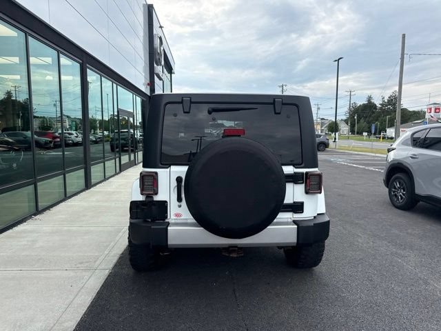 Used 2017 Jeep Wrangler Unlimited Sahara w/ Connectivity Group AWD/4WD image 4