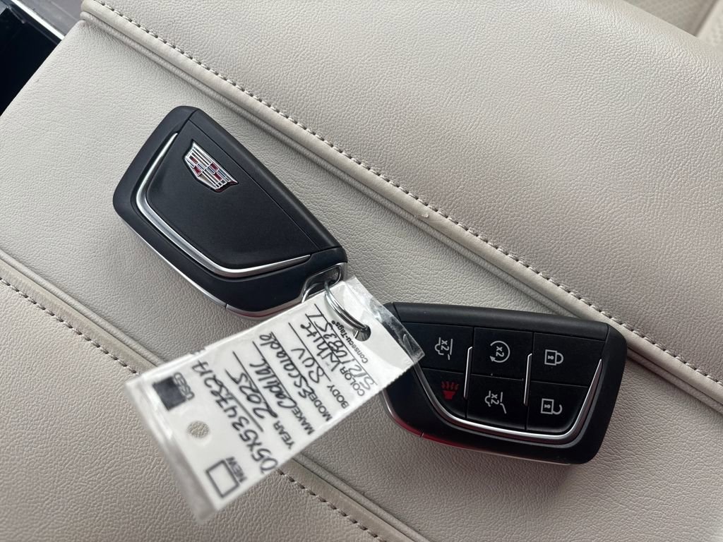 Used 2025 Cadillac Escalade Sport Platinum image 19