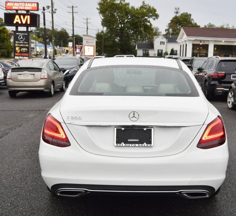 Used 2021 Mercedes-Benz C 300 Sedan image 7