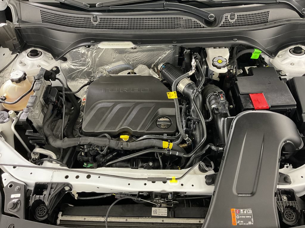 Used 2025 Chevrolet Trax LT FWD image 25