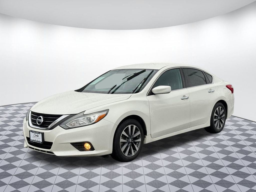Used 2017 Nissan Altima 2.5 SV image 3